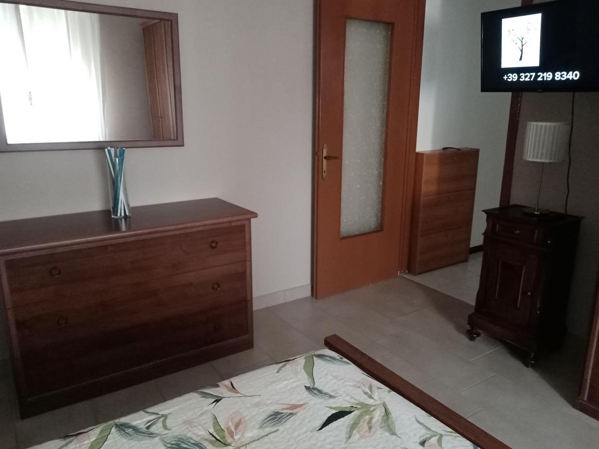 "Casa Sofia" Appartamento Raffalda Zona Clinica Piacenza Exterior foto